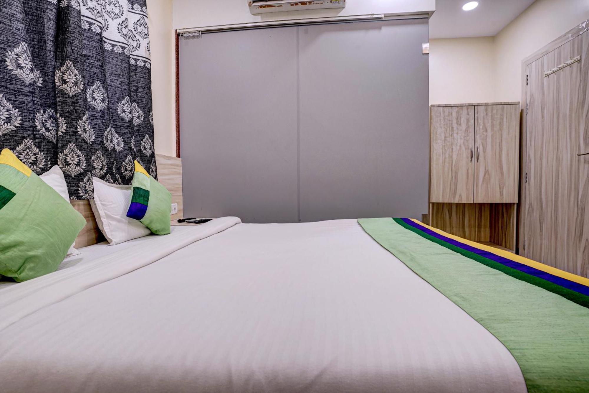 Kiwi International,Hotel,뭄바이 외부 사진